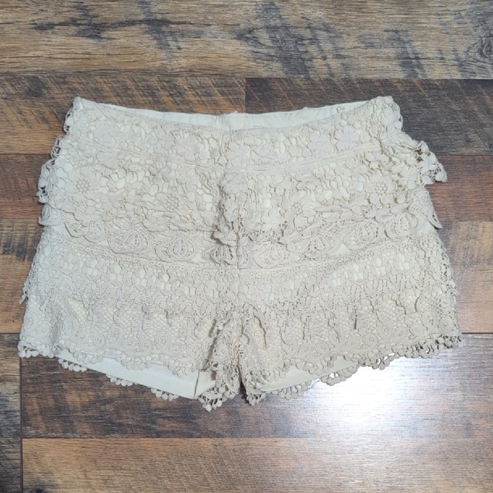 Elegant 3 Tier Lace Cream Shorts